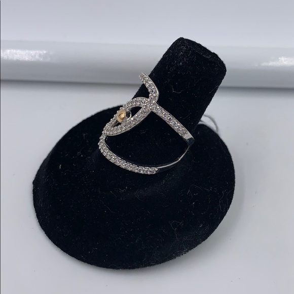 Beautiful ring - Picture 3 of 4